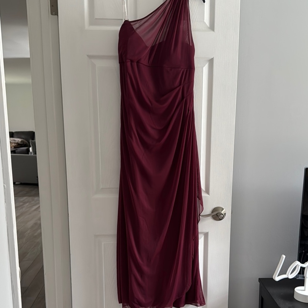 Elegant One-Shoulder Burgundy Dress